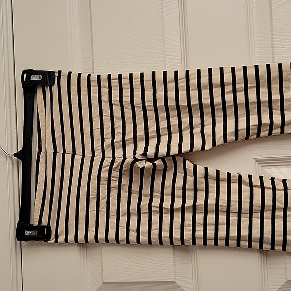 Old Navy Girl's Stripe Leggings - Picture 6 of 10